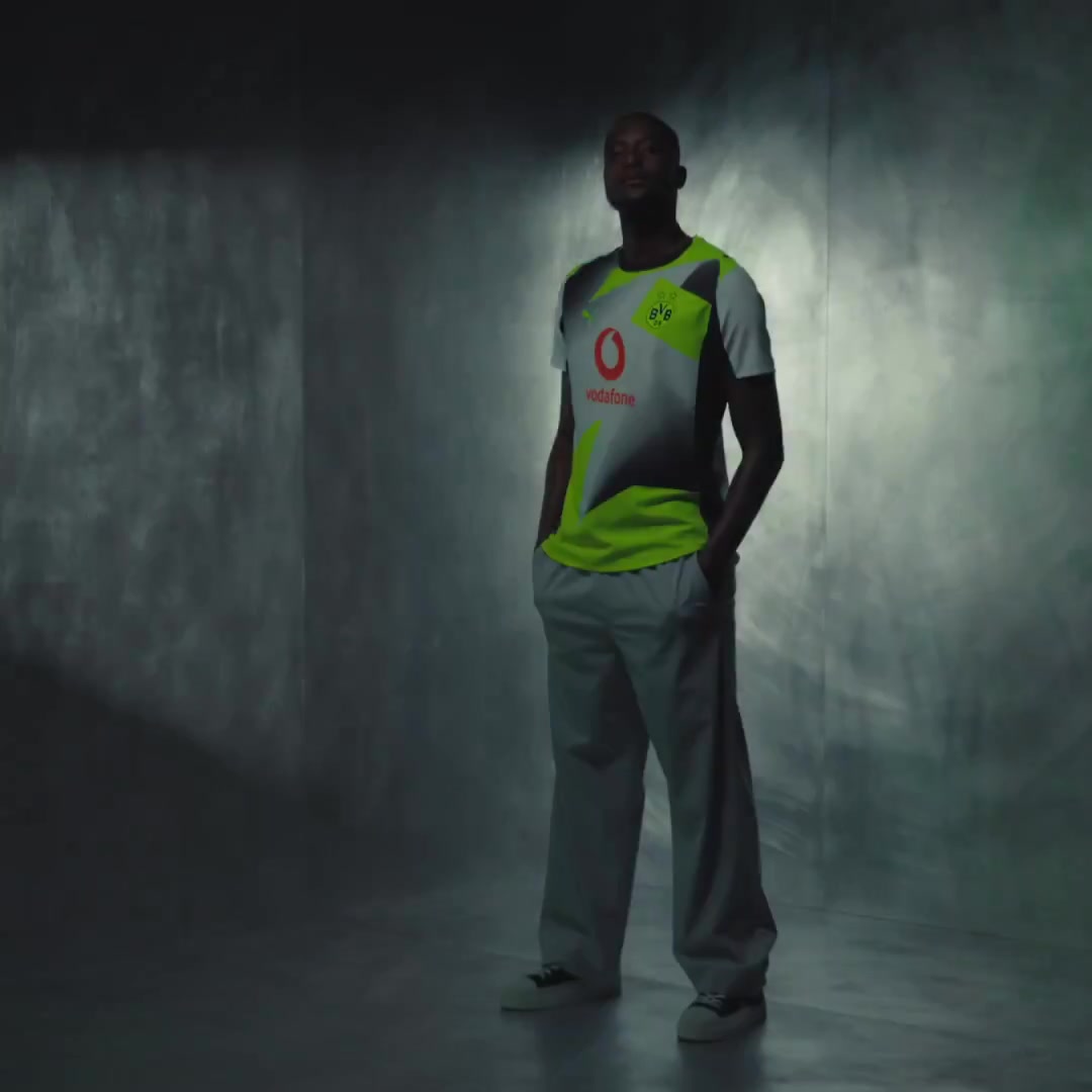 虎扑篮球-多特发布本赛季客场球衣：银雾灰主色调，拼接黄黑配色图案