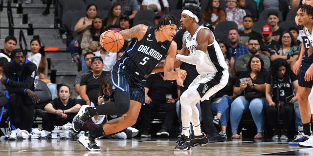 一手资讯-休赛期主帅开小灶 新赛季状元郎将季后赛视作目标